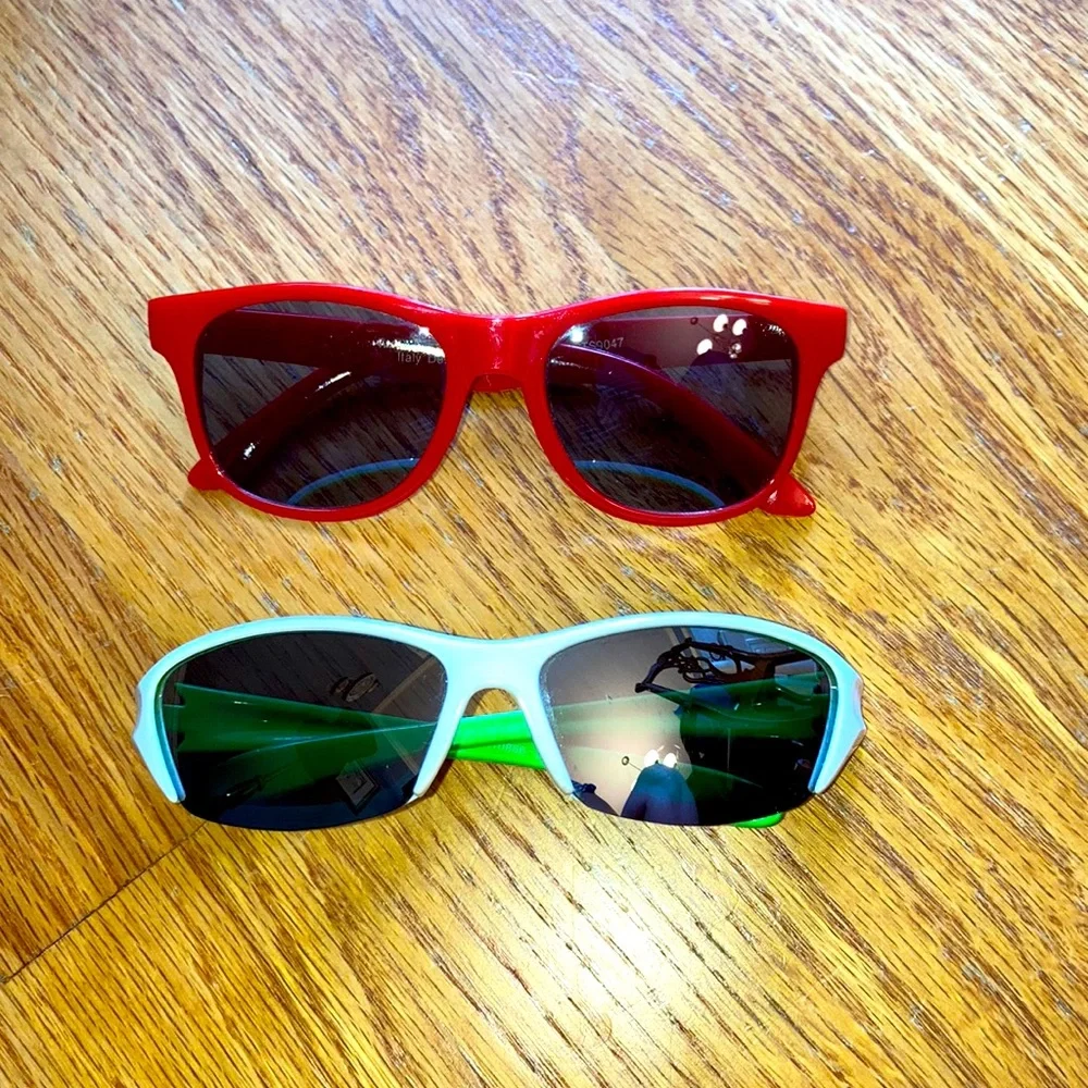 Kids sunglass set